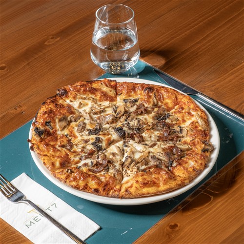 3 Mantarlı Ve Trüf Aromalı Pizza
